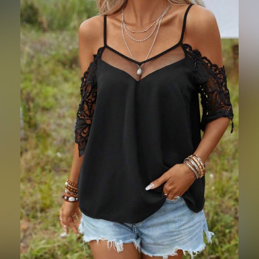 Emery Rose V-Neck Black Tee Lace Cold Shoulder S